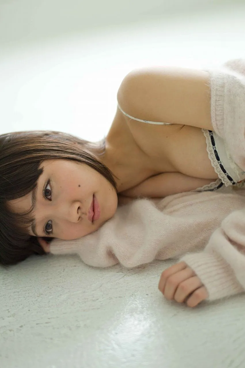 【情色按摩工作室】美女米欧经好友介绍来体验一下催情按摩